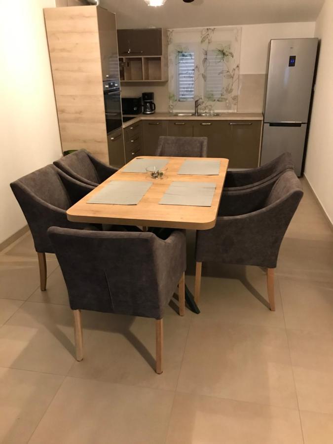 Appartamento Albatros Kaštel Sućurac Esterno foto